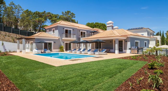 A family-friendly villa located in the prestigious resort of Quinta do Lago, one of the most exclusive resorts in Europe.