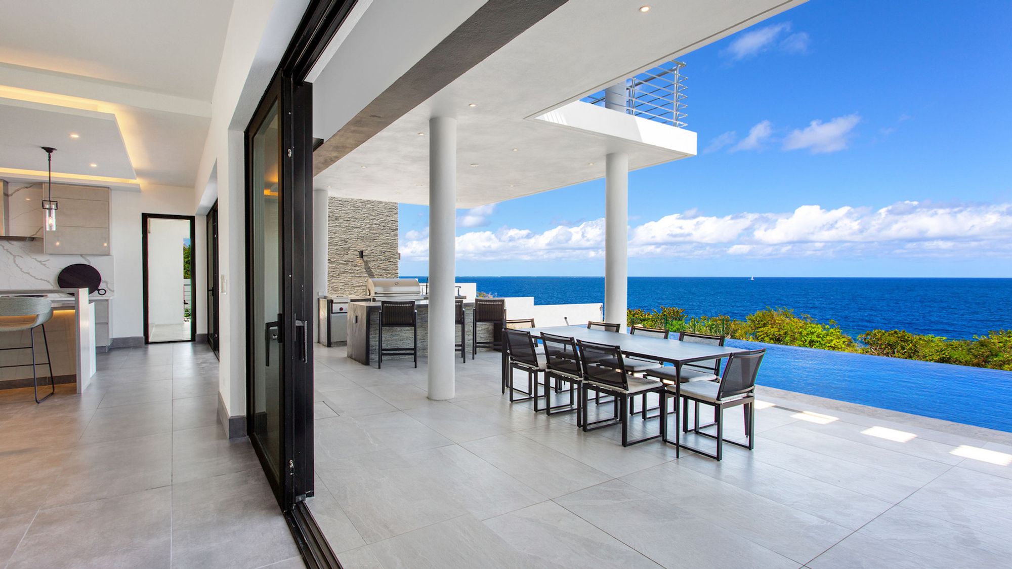 Alfresco Dining by the pool