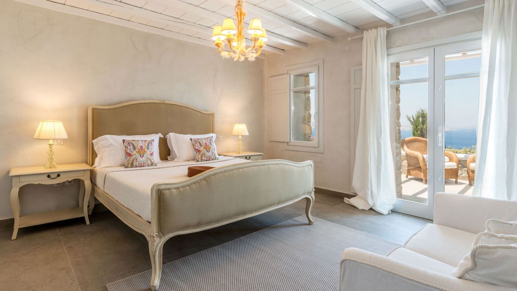 Aura villa photo.