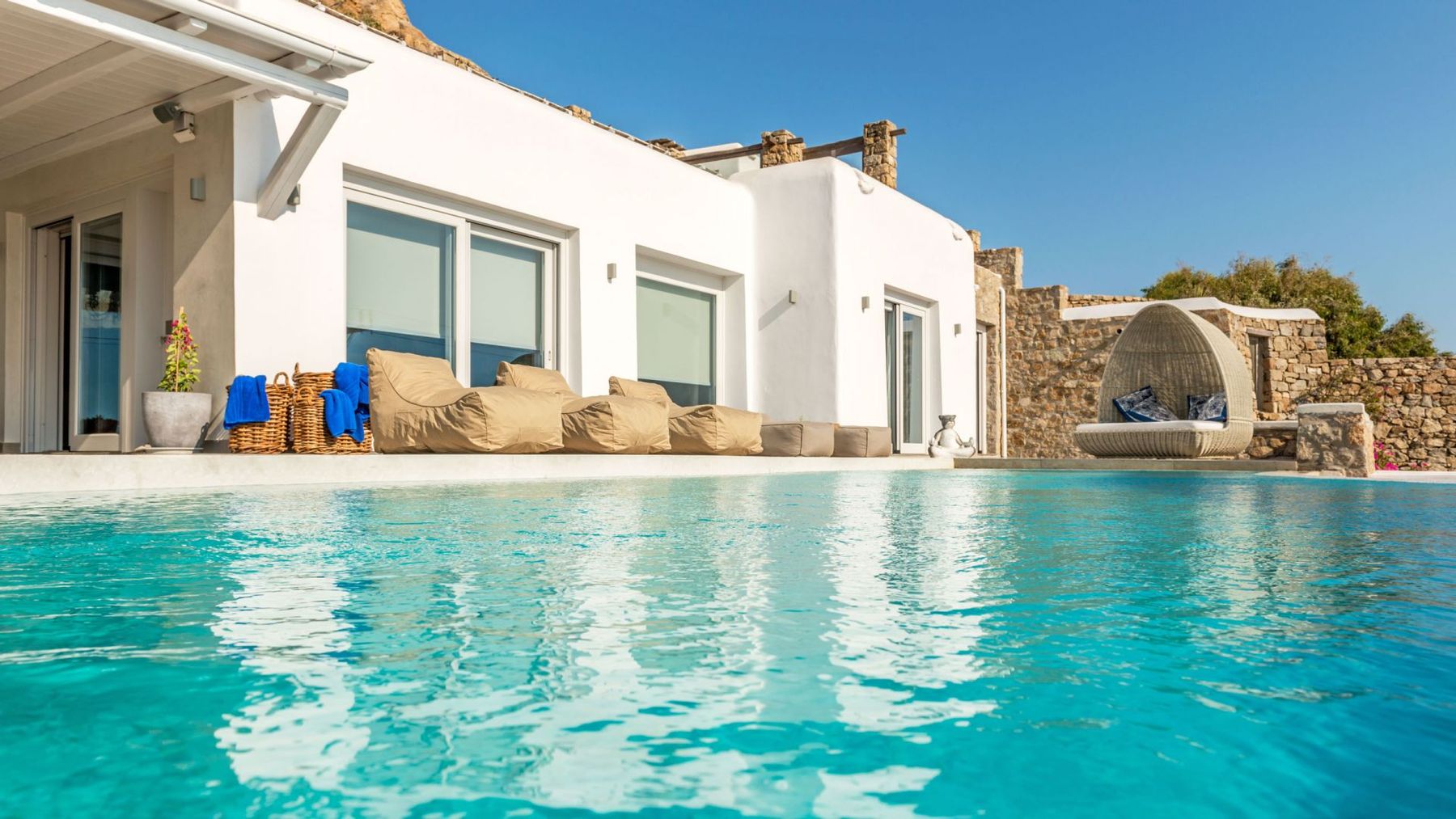 Aura villa photo.