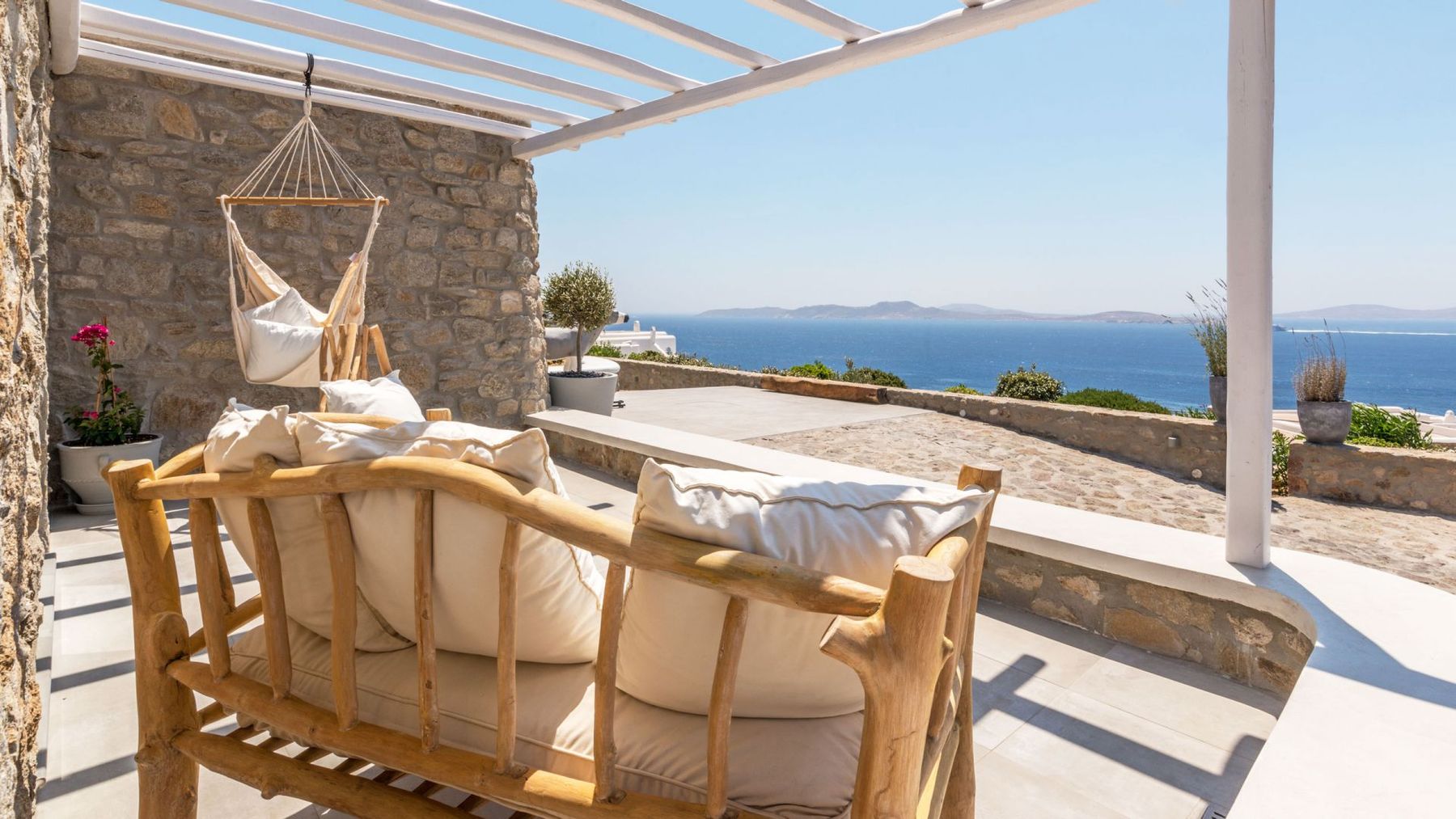 Aura villa photo.