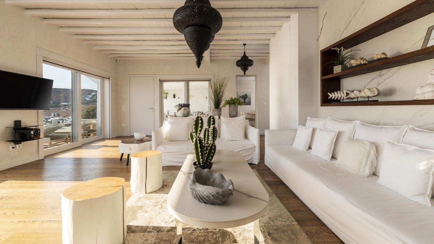 Aura villa photo.
