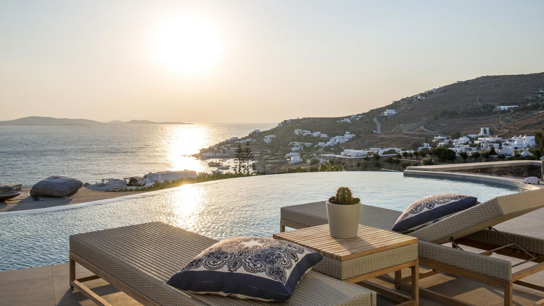 Aura villa photo.