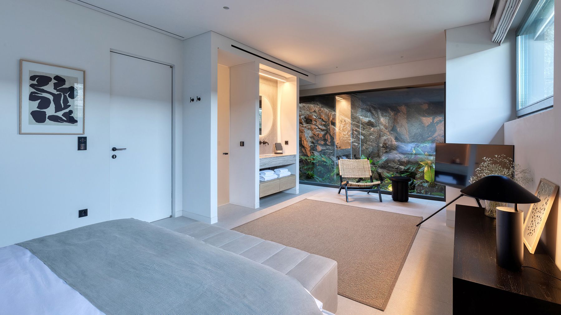 Avalon Above villa photo.