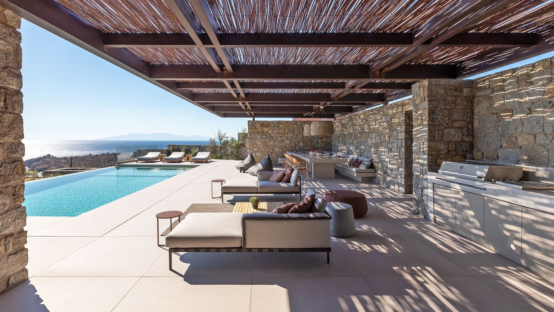 Avalon Above villa photo.
