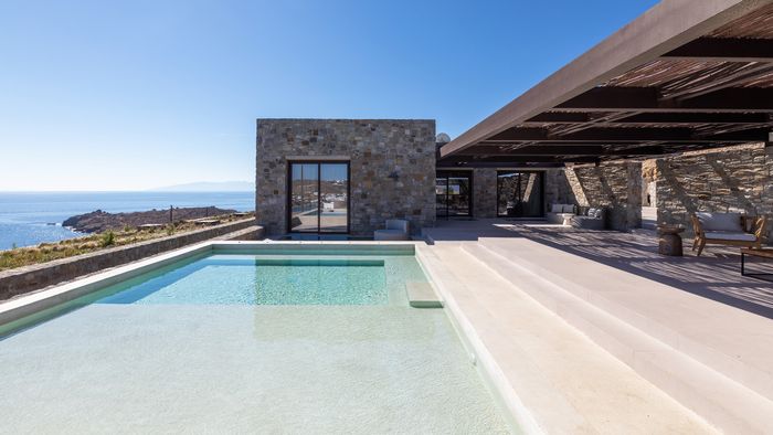 Avalon Above villa photo.