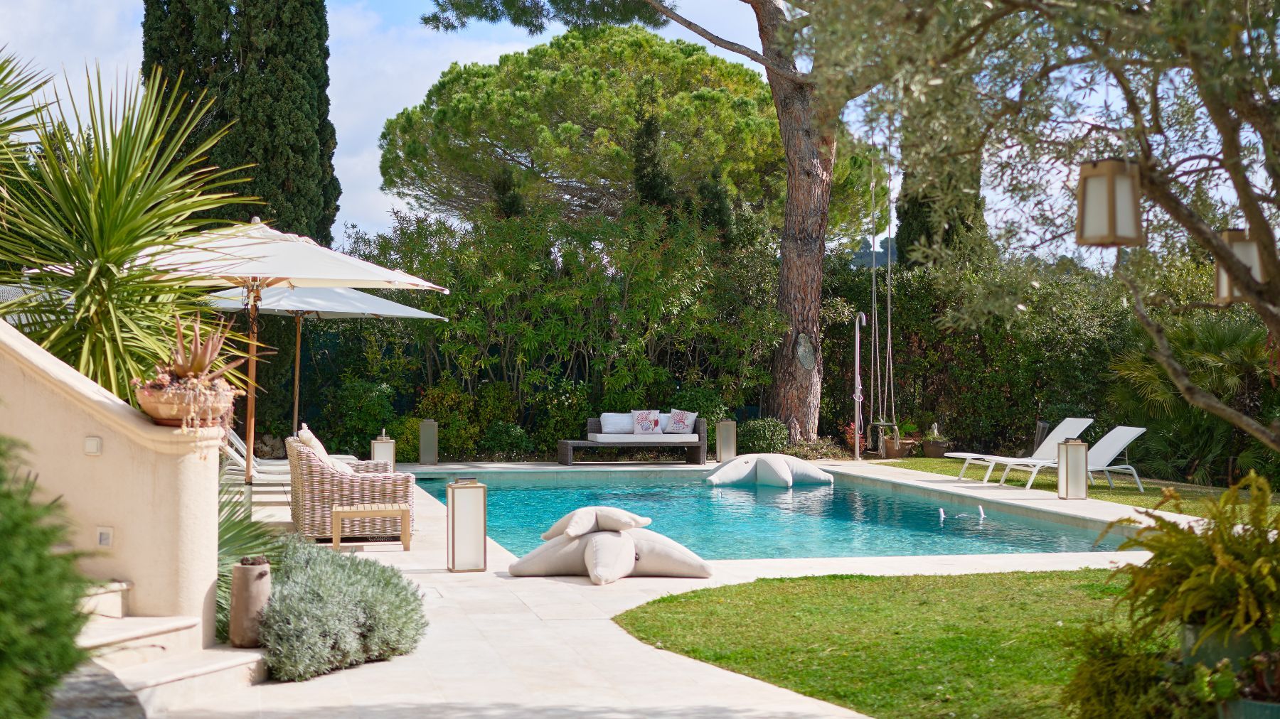 Villa Dessiner villa photo.
