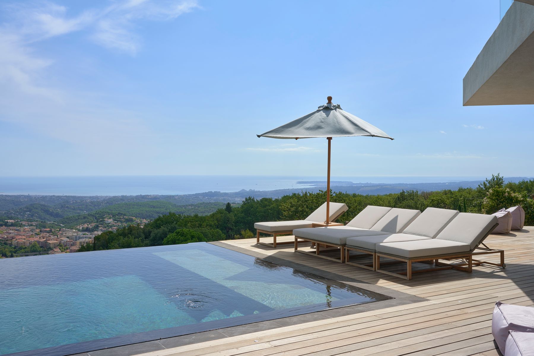 La Vue villa photo.