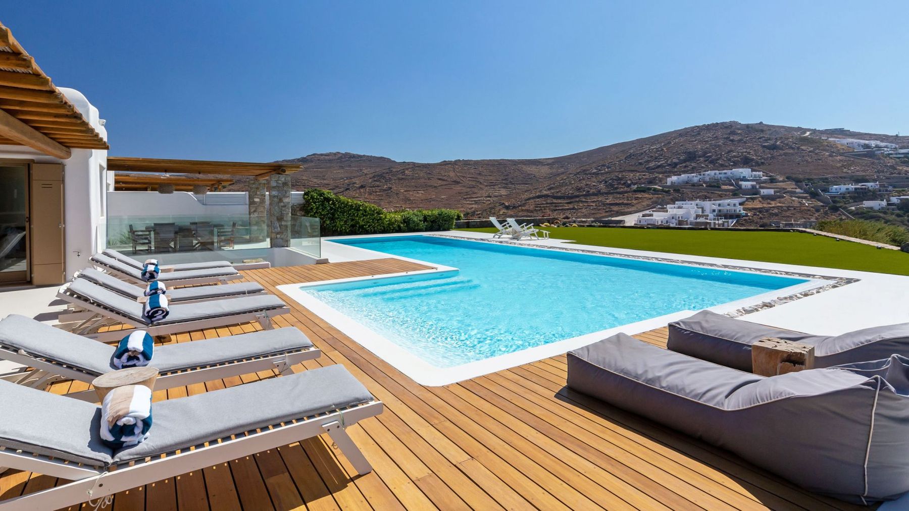 Ginger White villa photo.