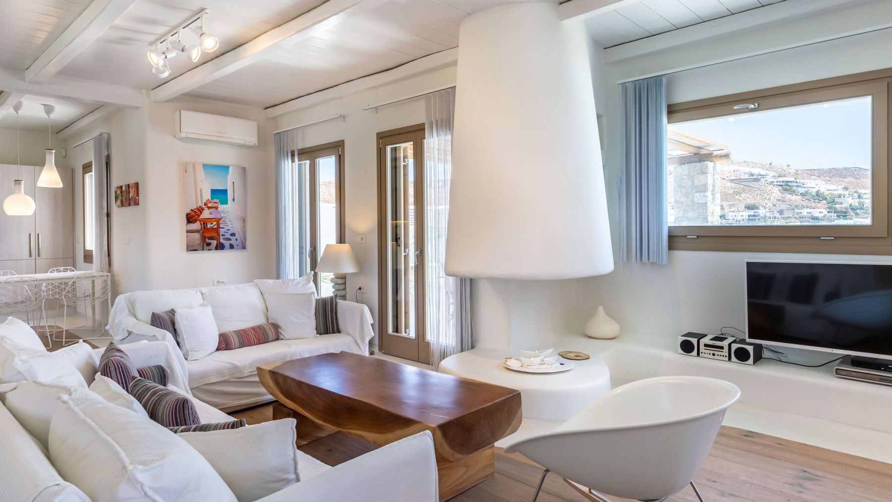 Ginger White villa photo.