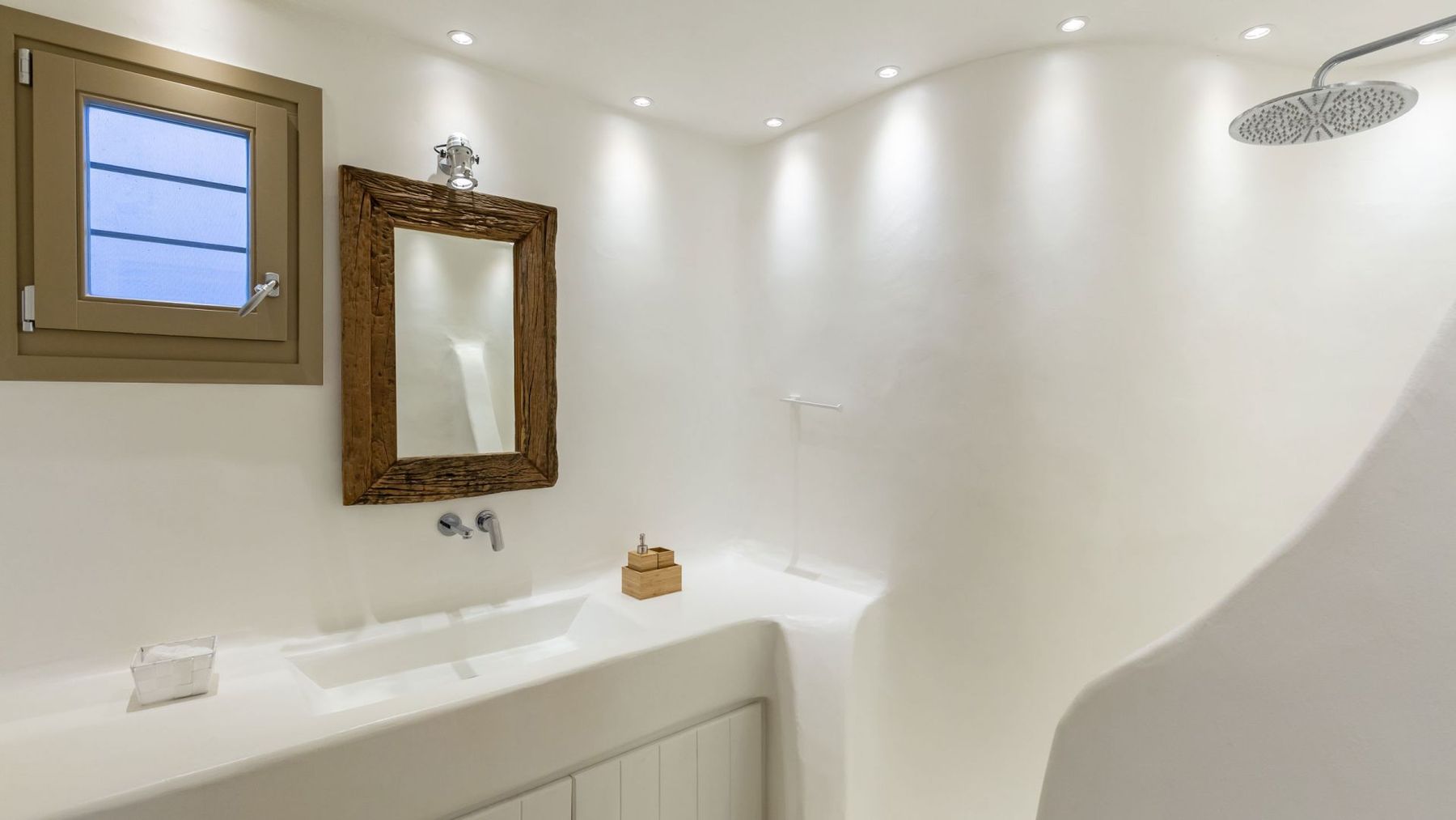Ginger White villa photo.