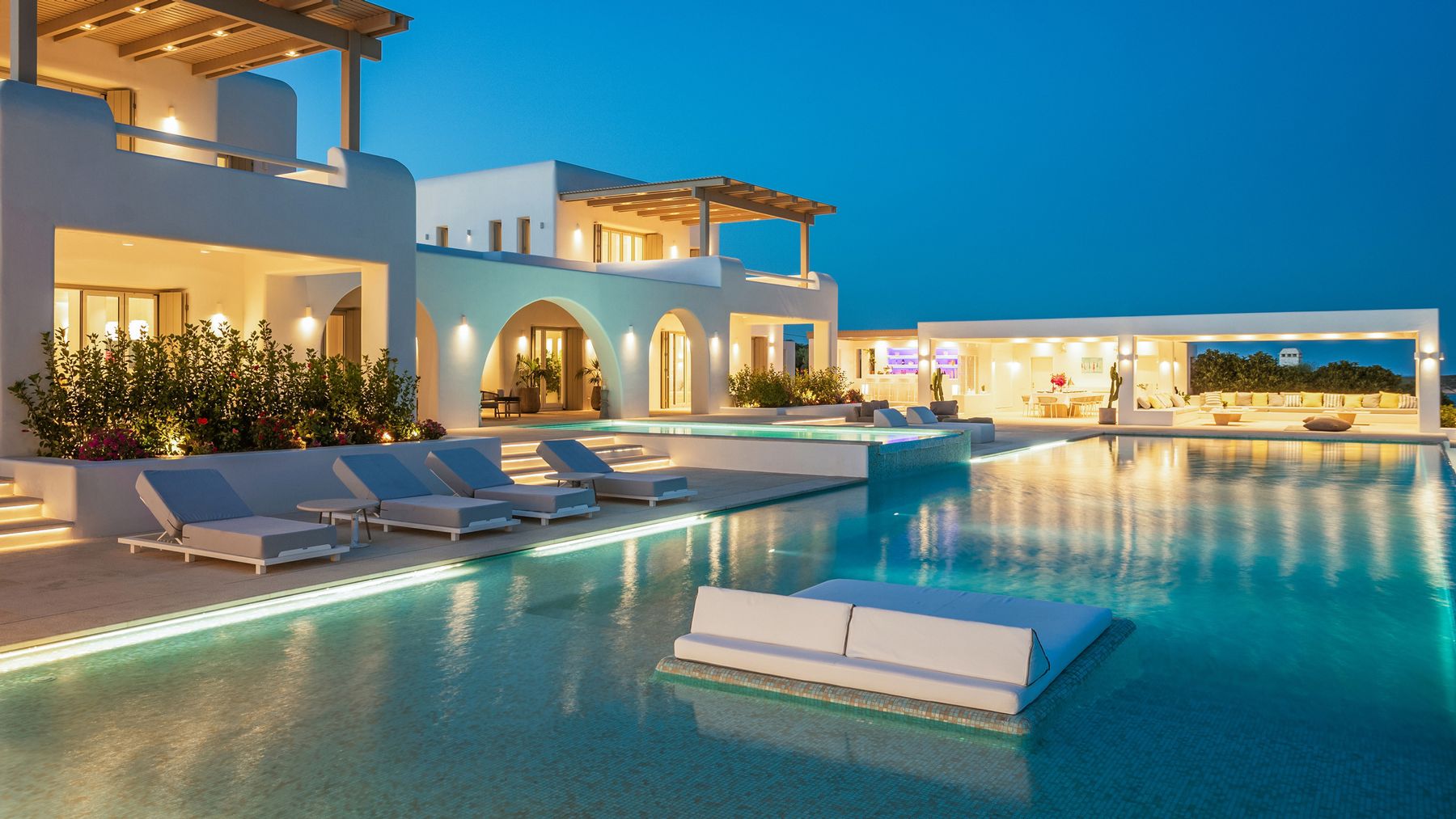 Majestic villa photo.