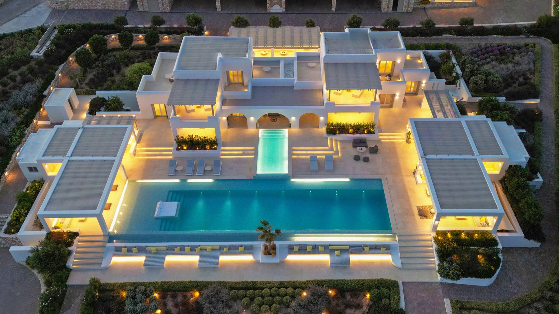 Majestic villa photo.