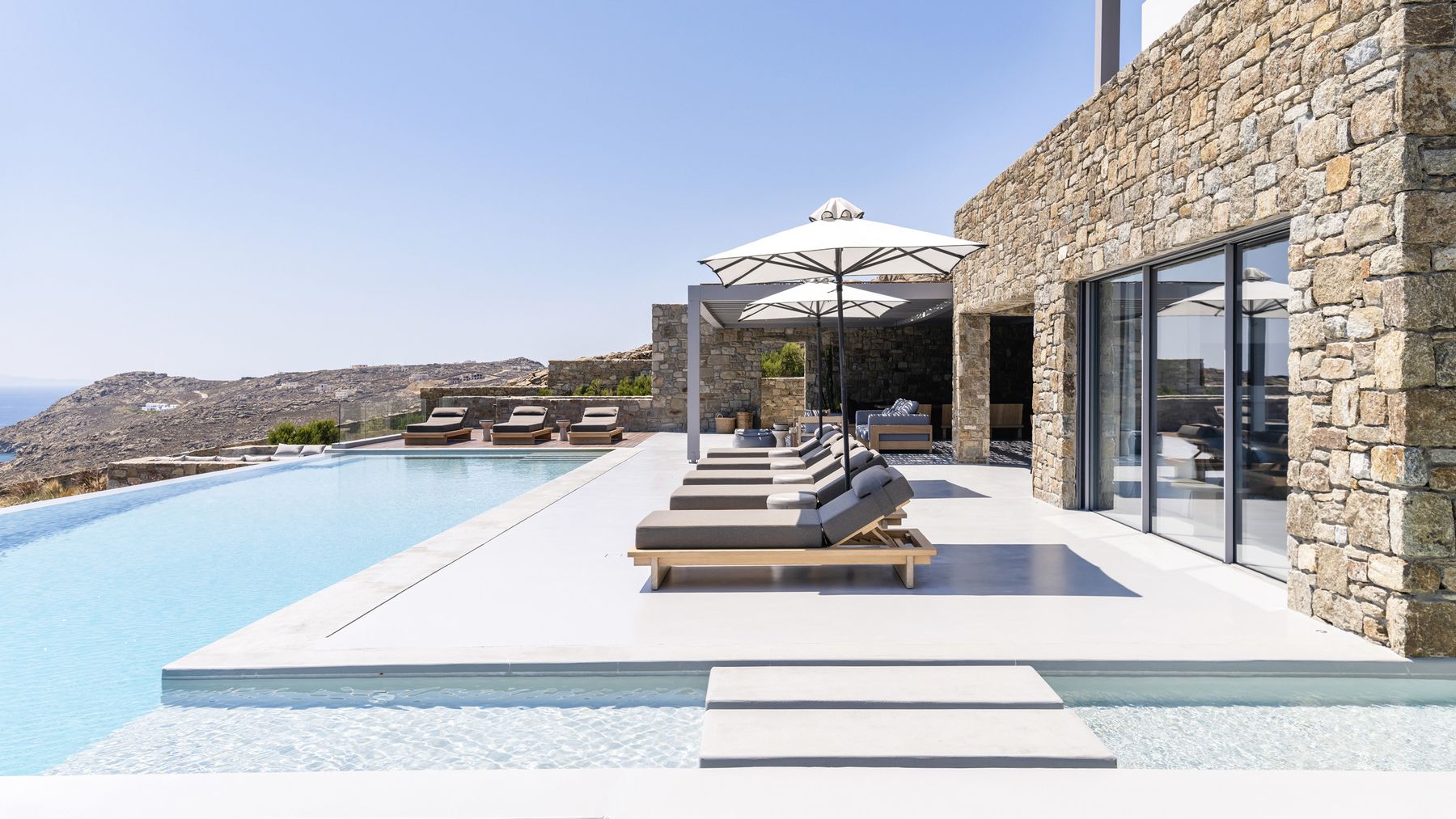 Mito villa photo.