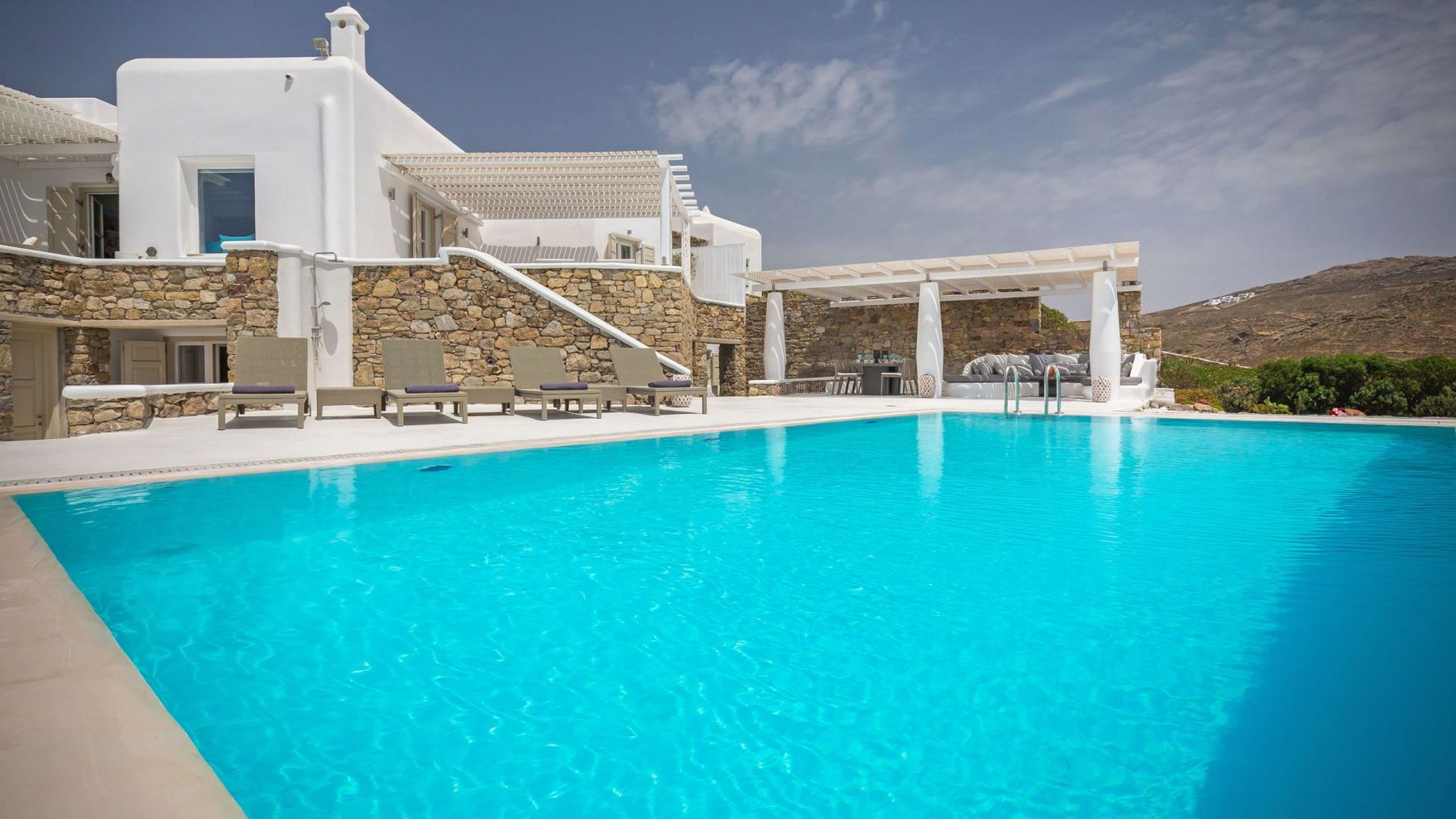 Oleandri villa photo.