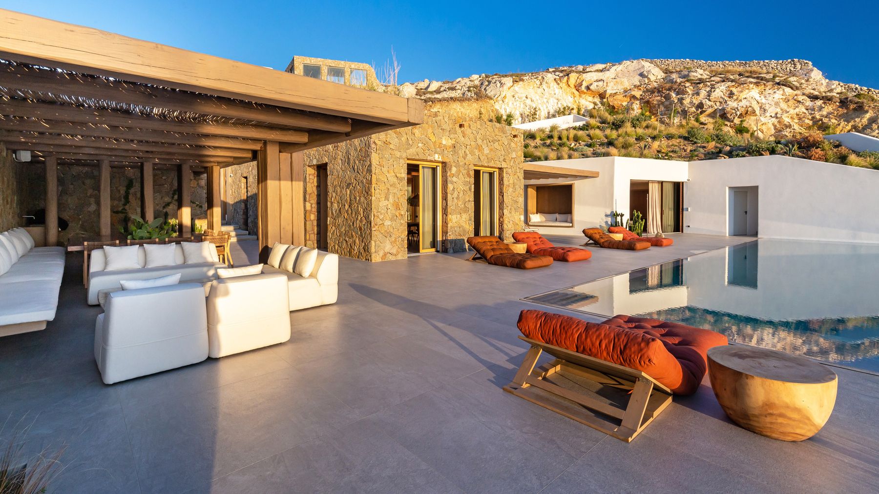 Phantom villa photo.