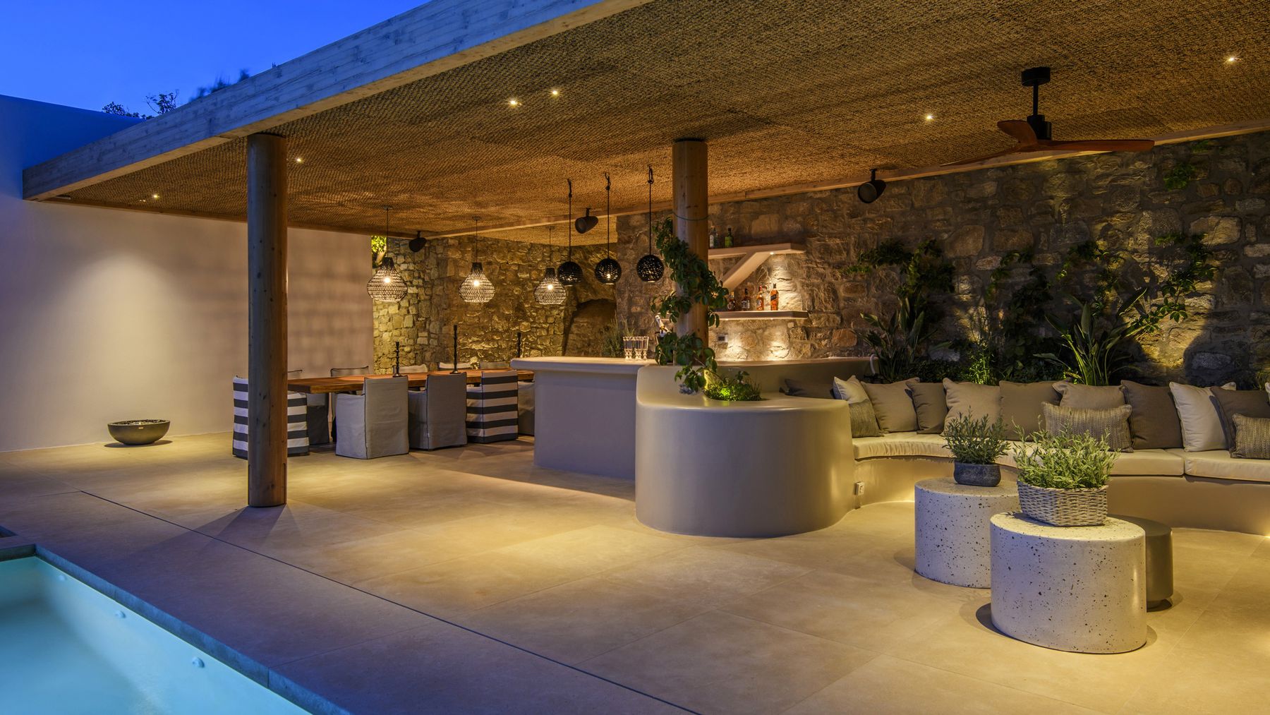 Revlis villa photo.