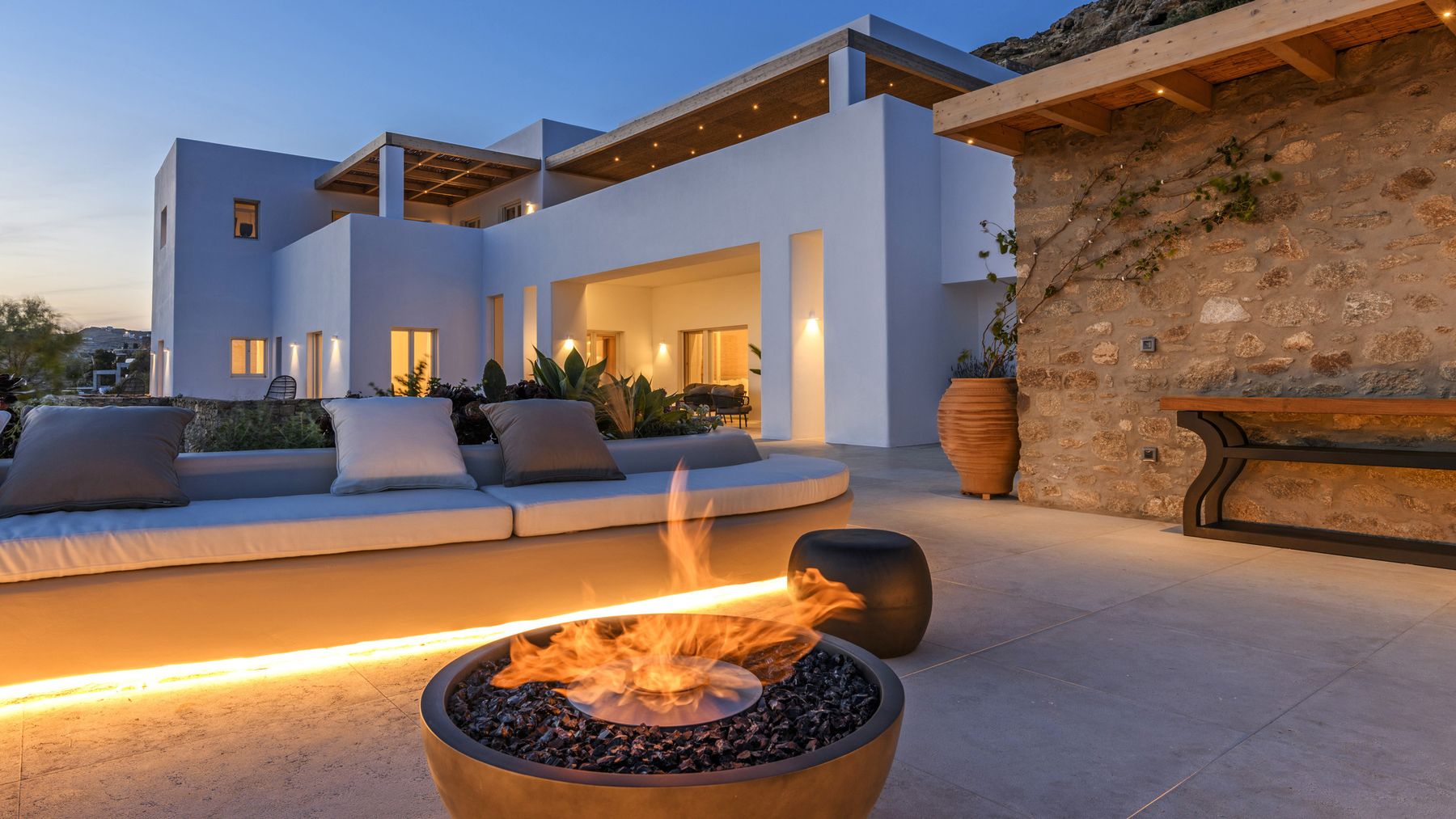 Revlis villa photo.