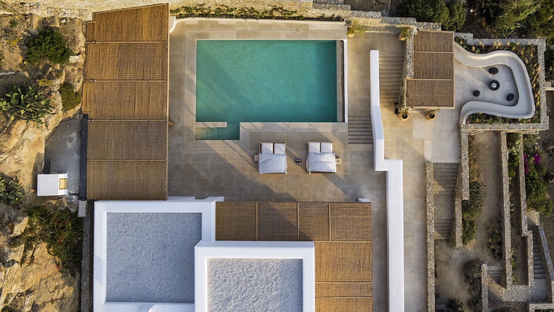 Revlis villa photo.