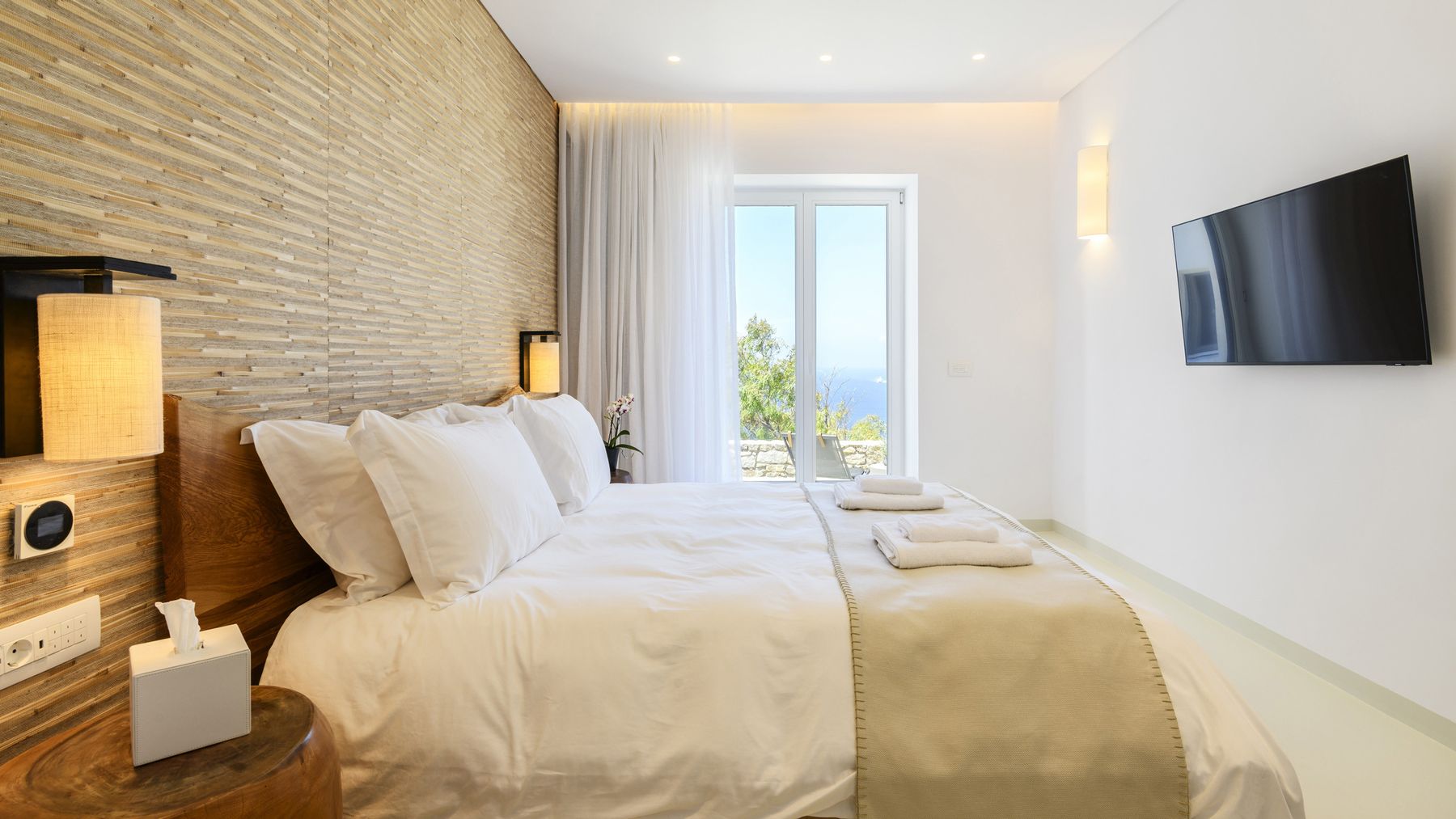Revlis villa photo.