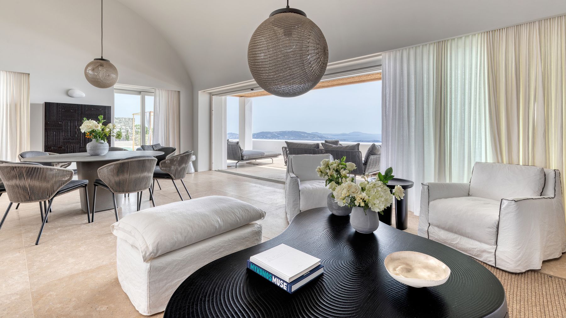 Revlis villa photo.