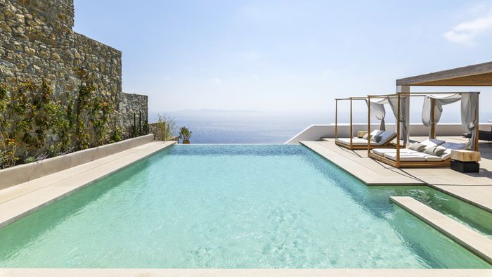 Revlis villa photo.