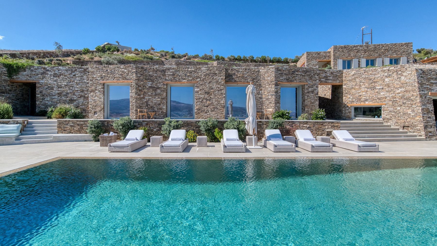 Spectacular villa photo.
