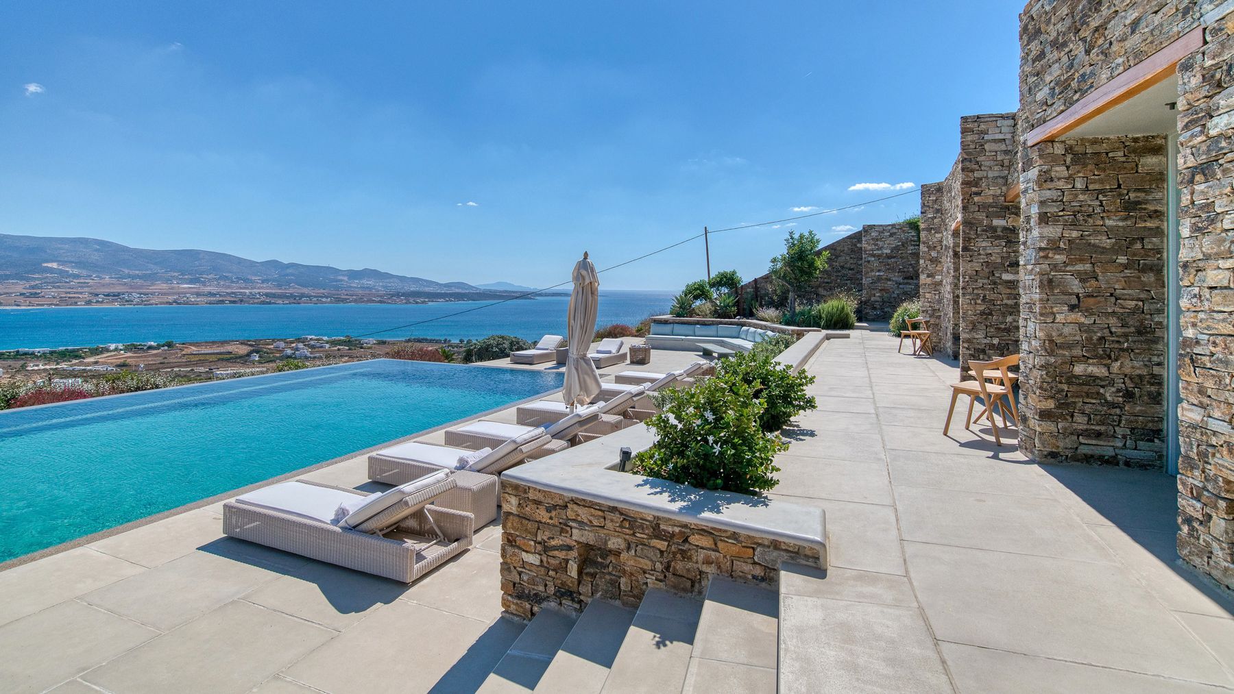 Spectacular villa photo.