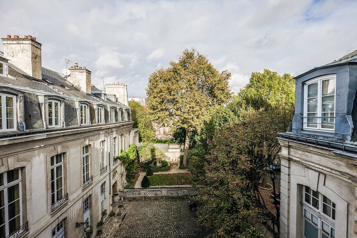 Apartment Invalides photo