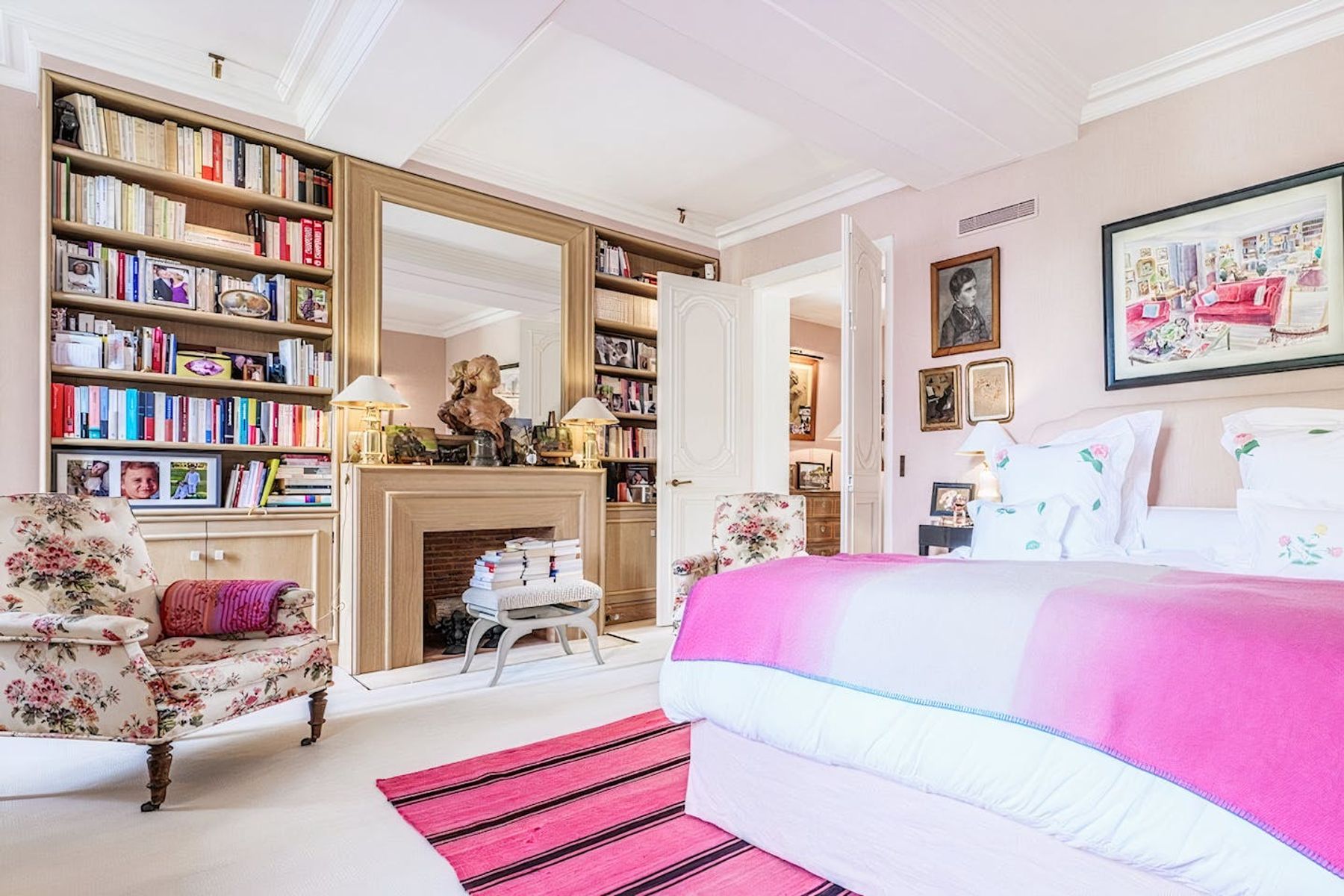 Apartment Invalides villa photo.