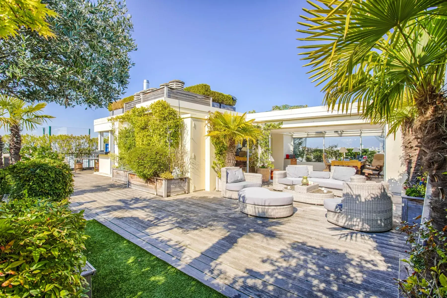 Penthouse Trocadero villa photo.