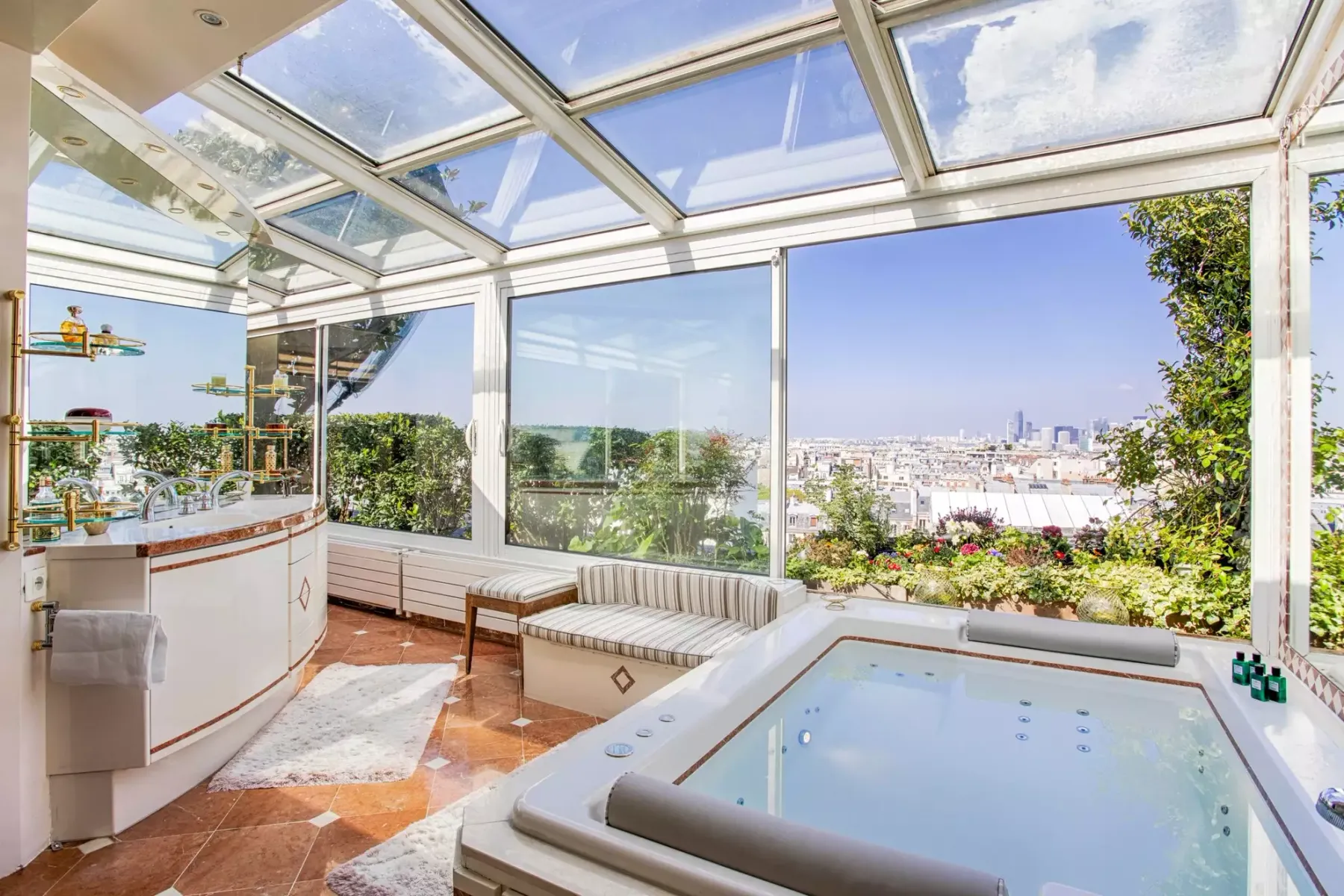 Penthouse Trocadero villa photo.