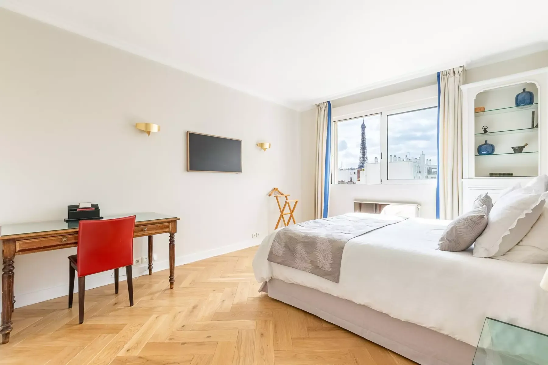 Penthouse Trocadero villa photo.