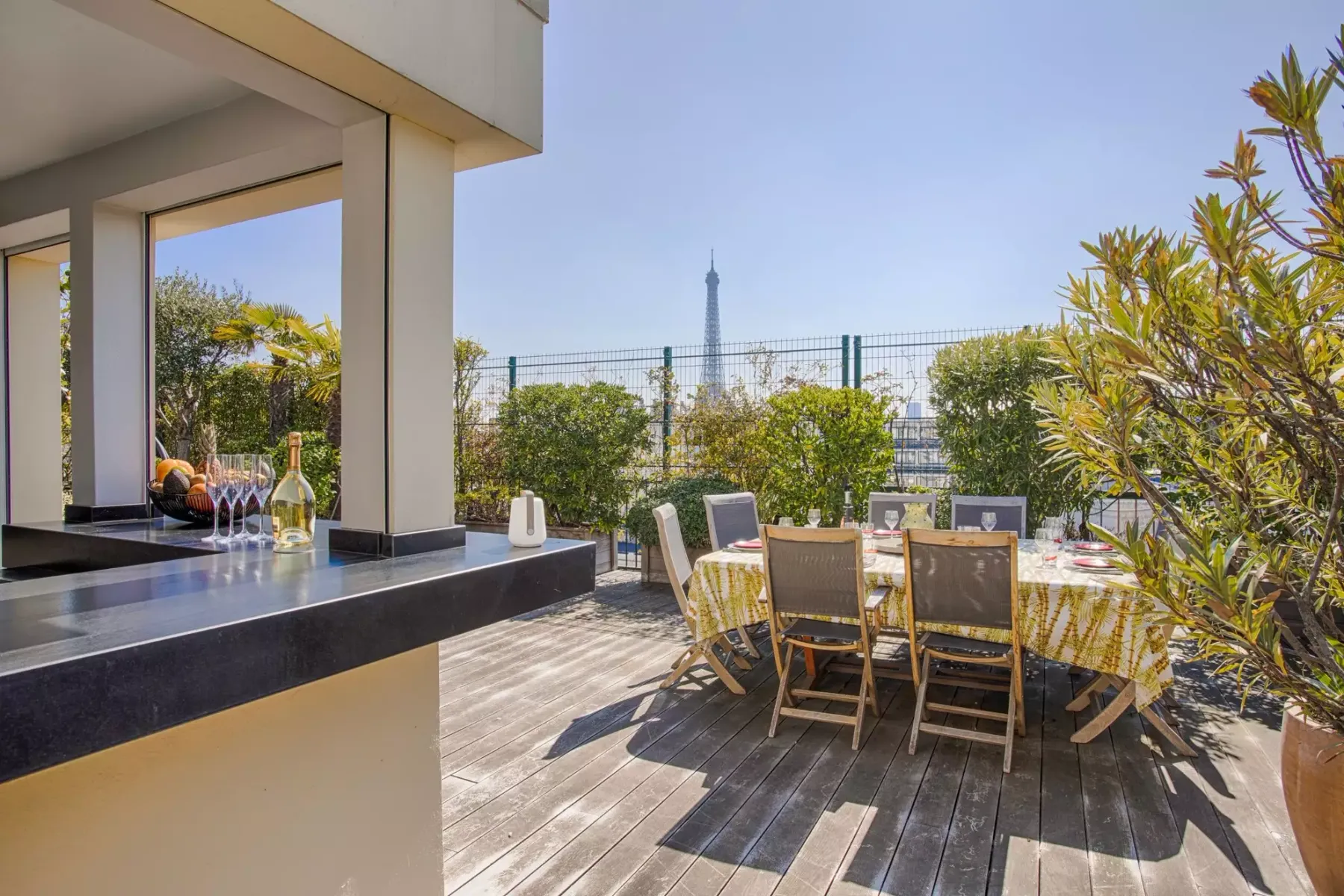 Penthouse Trocadero villa photo.