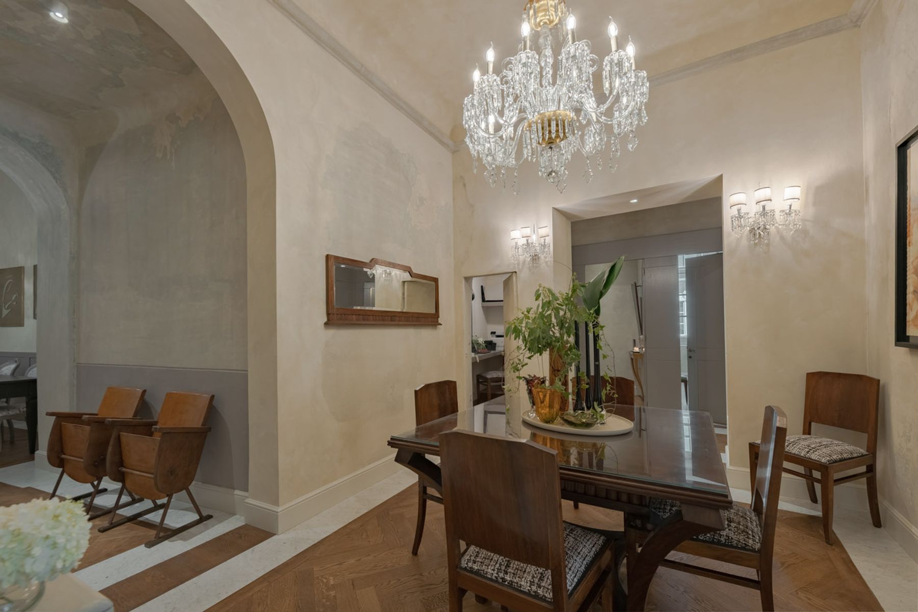 Capital villa photo.