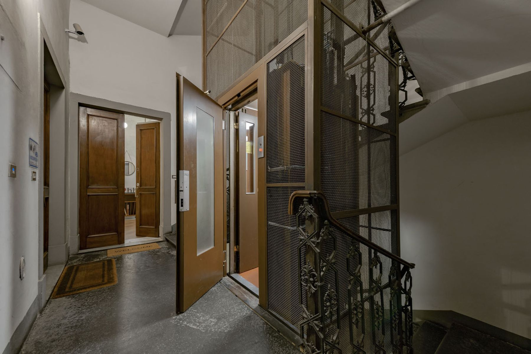 Capital villa photo.