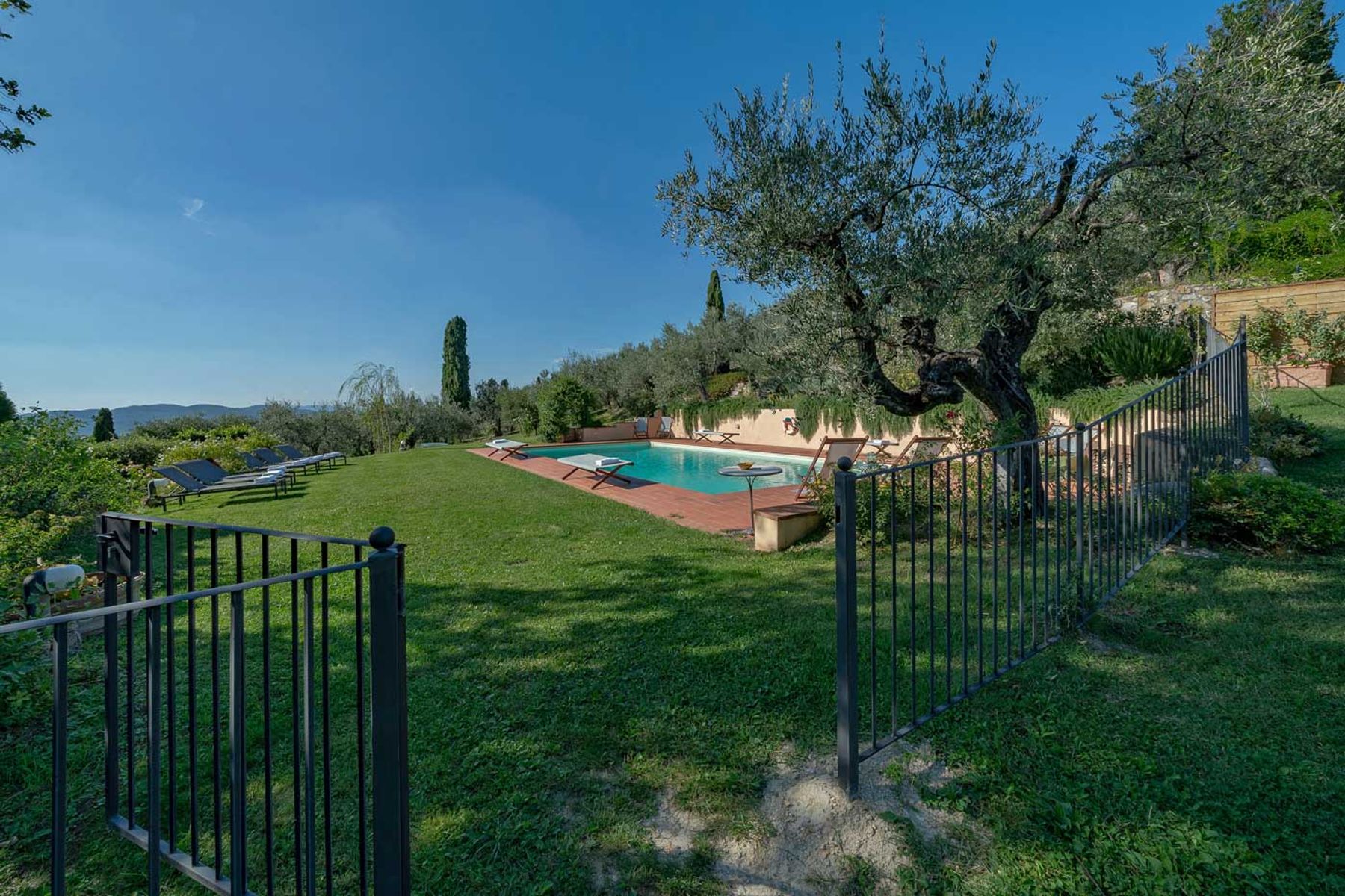 Impruneta villa photo.