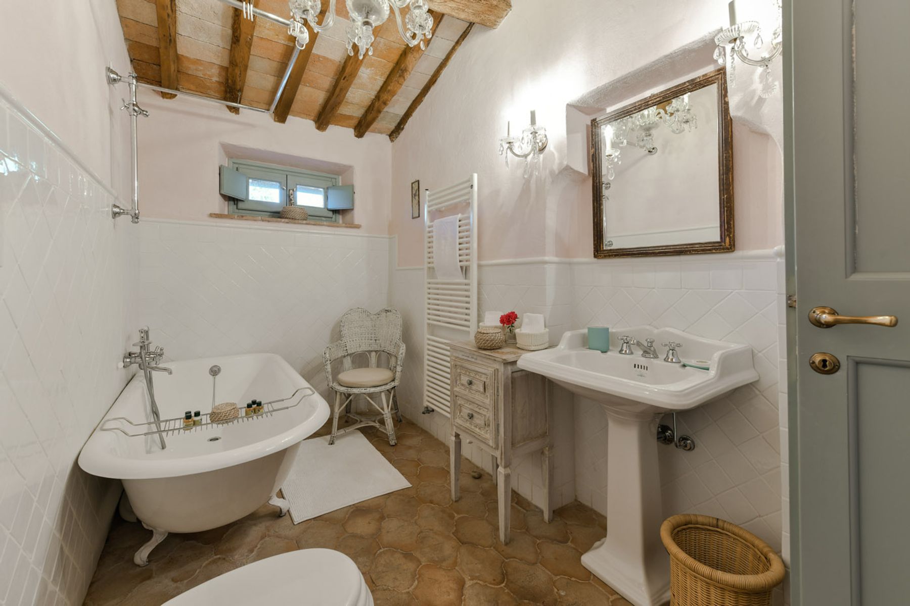 Leonardo villa photo.