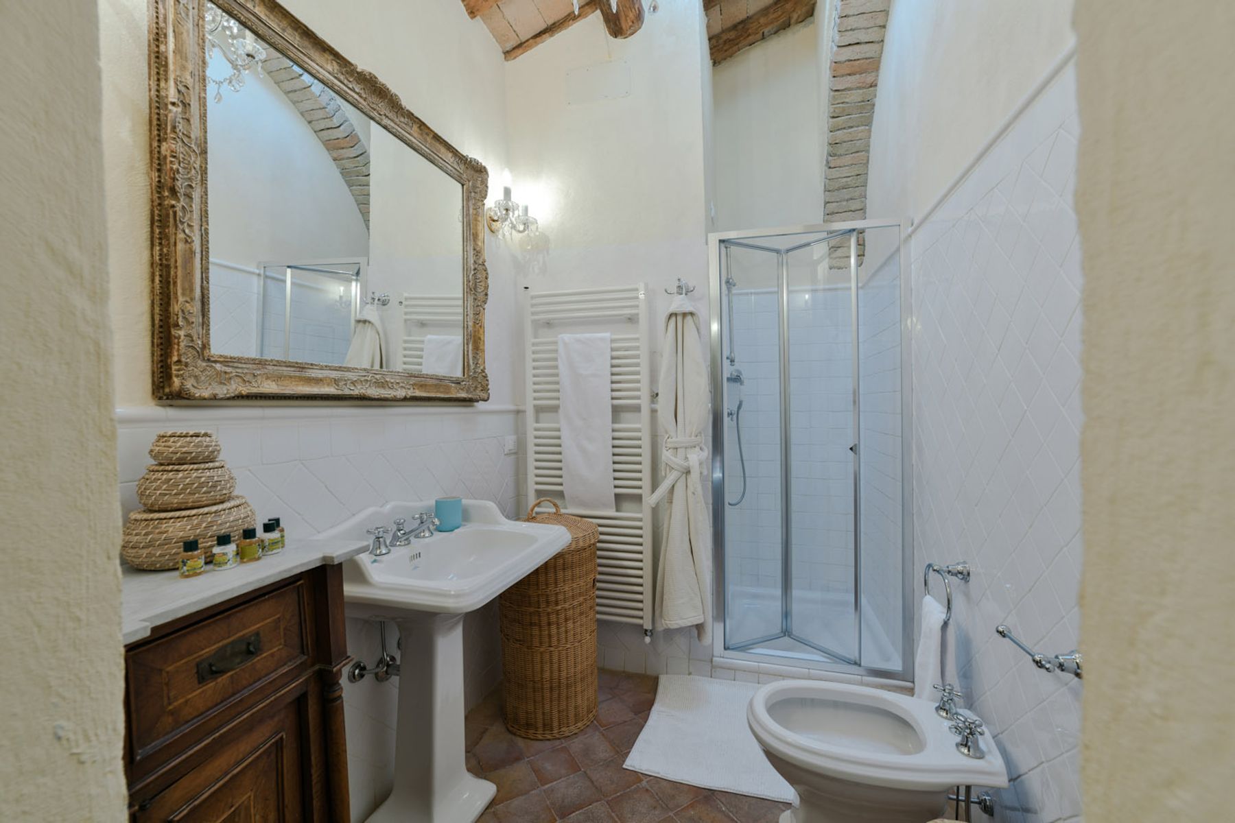 Leonardo villa photo.