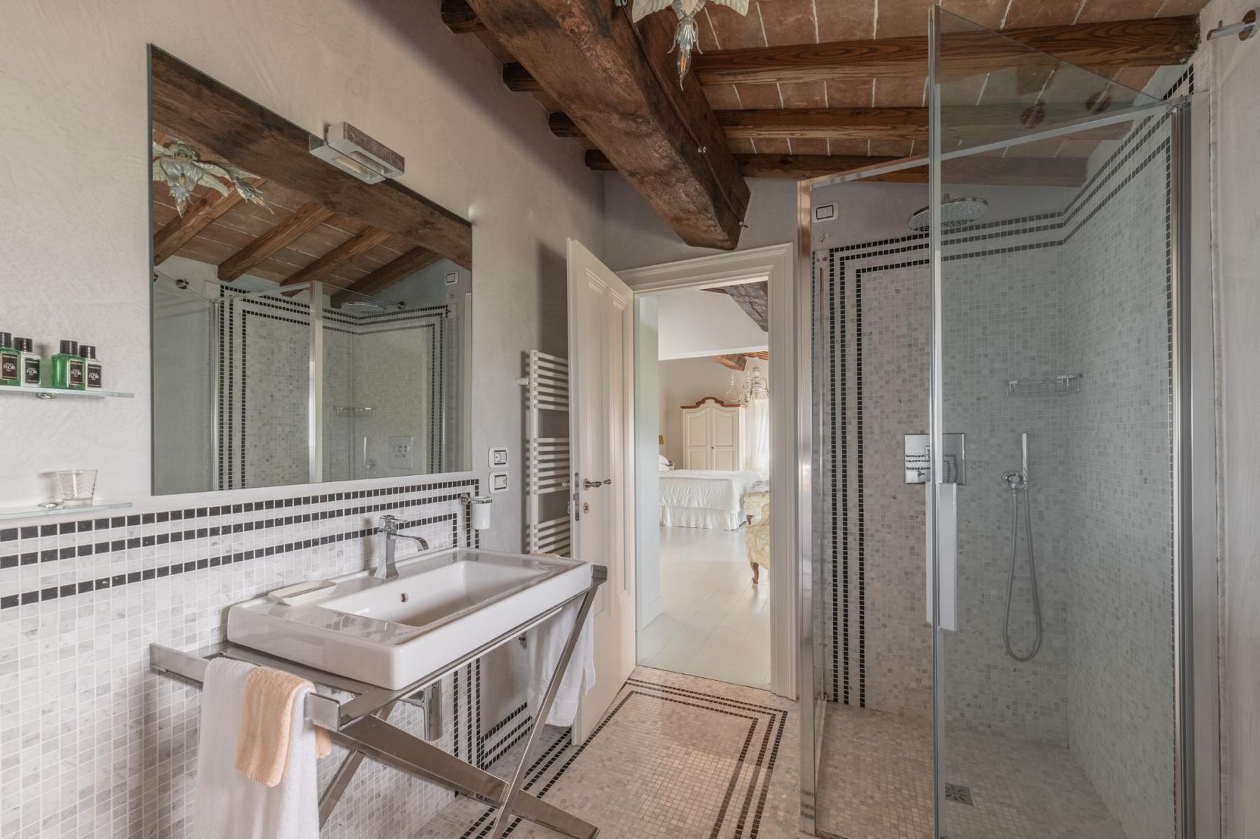 Montosca villa photo.