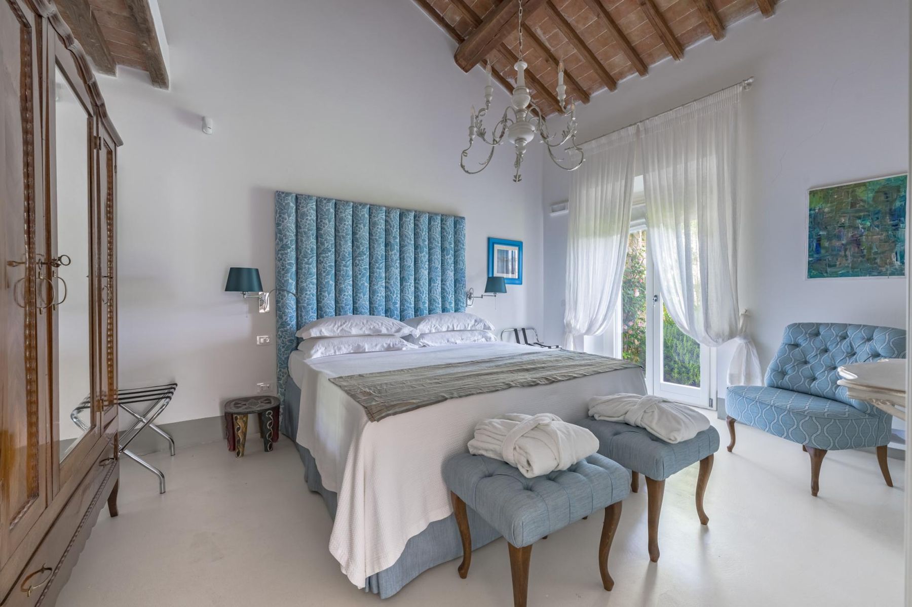 Montosca villa photo.