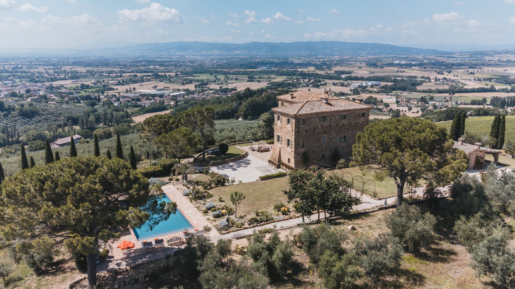 Sanfelice villa photo.
