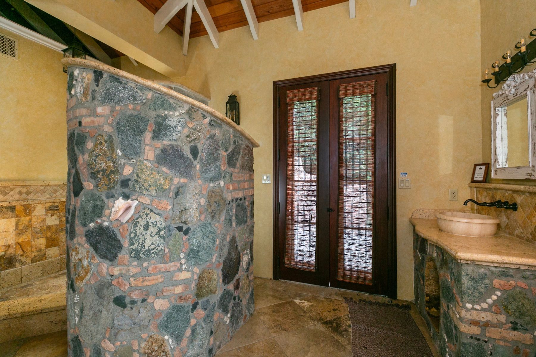 Amorosa villa photo.