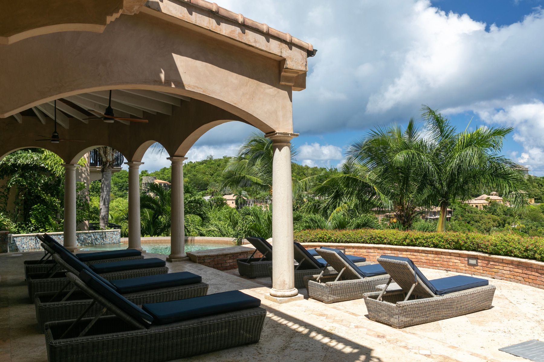 Amorosa villa photo.