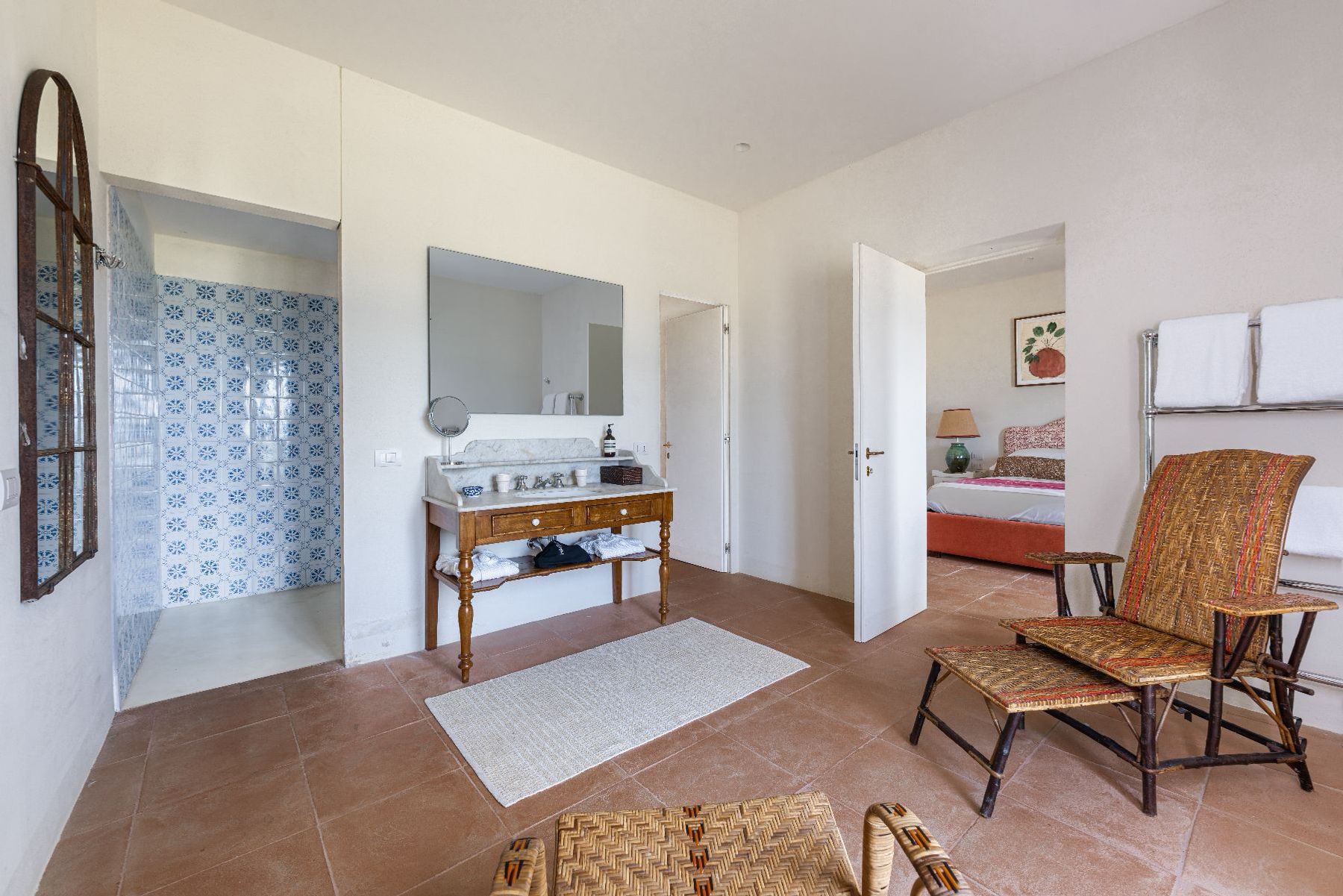 Veltuna villa photo.