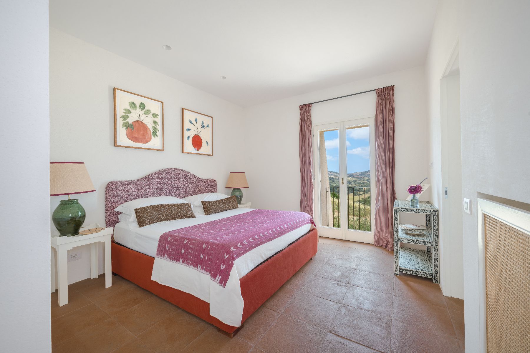 Veltuna villa photo.