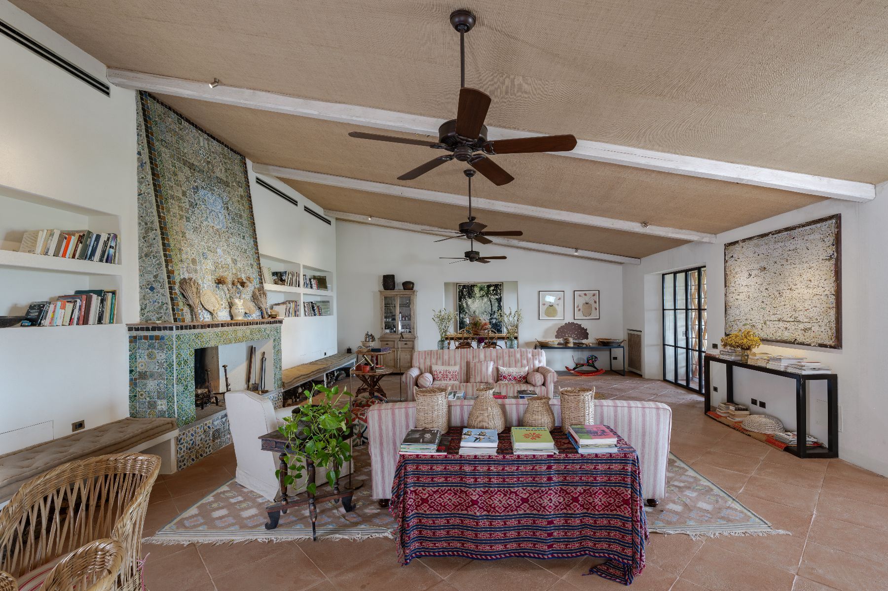 Veltuna villa photo.