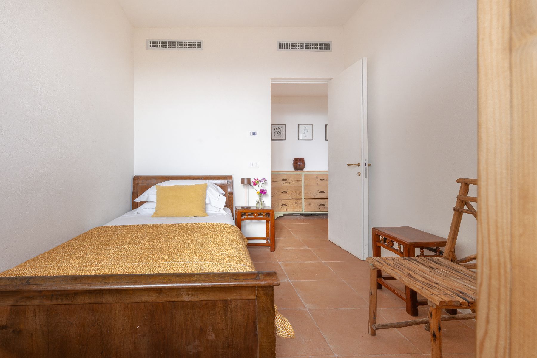 Veltuna villa photo.
