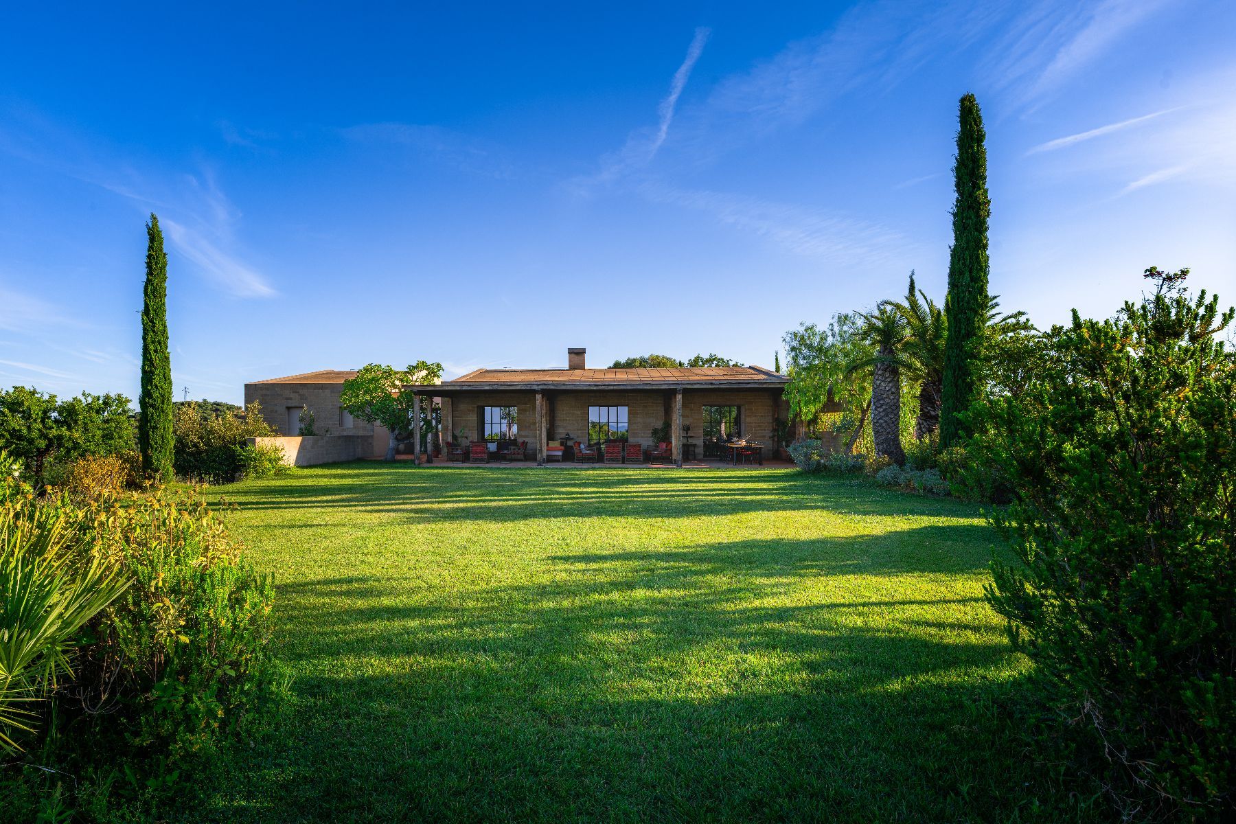 Veltuna villa photo.