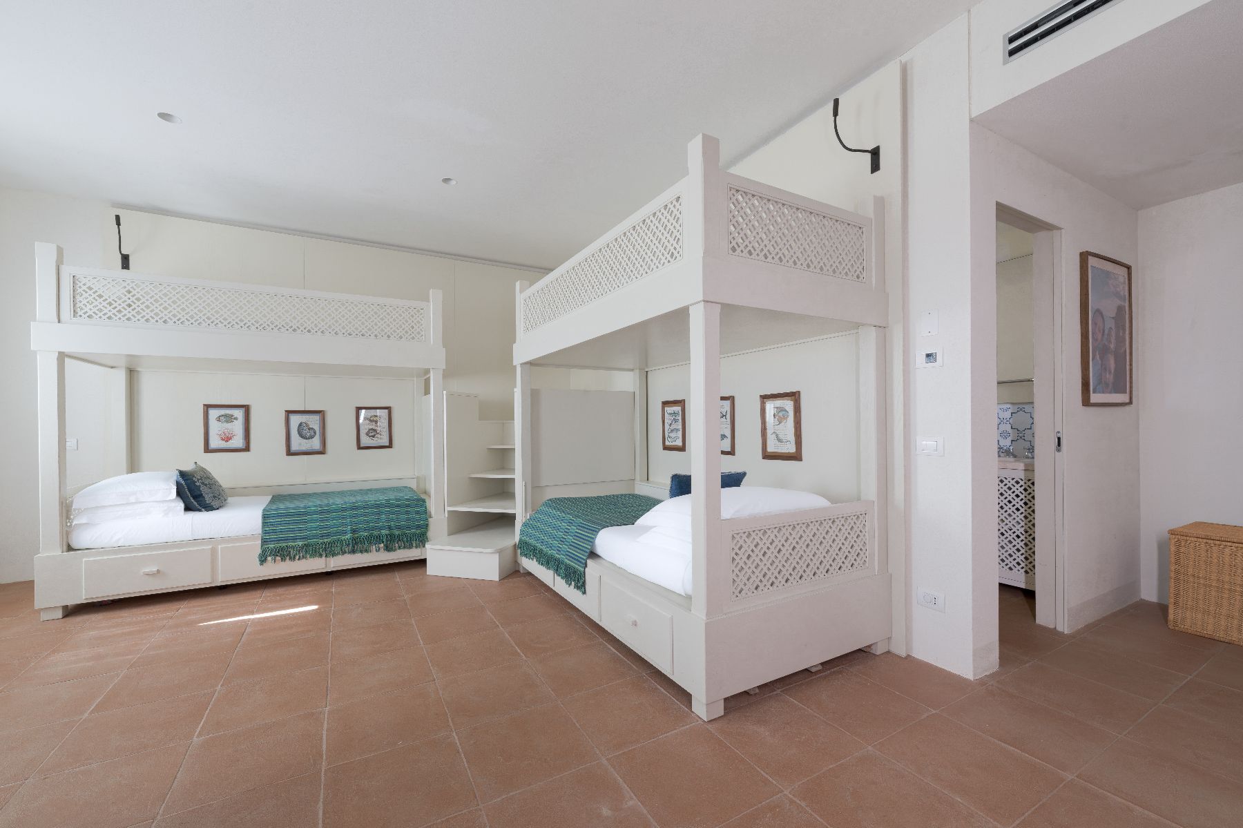 Veltuna villa photo.